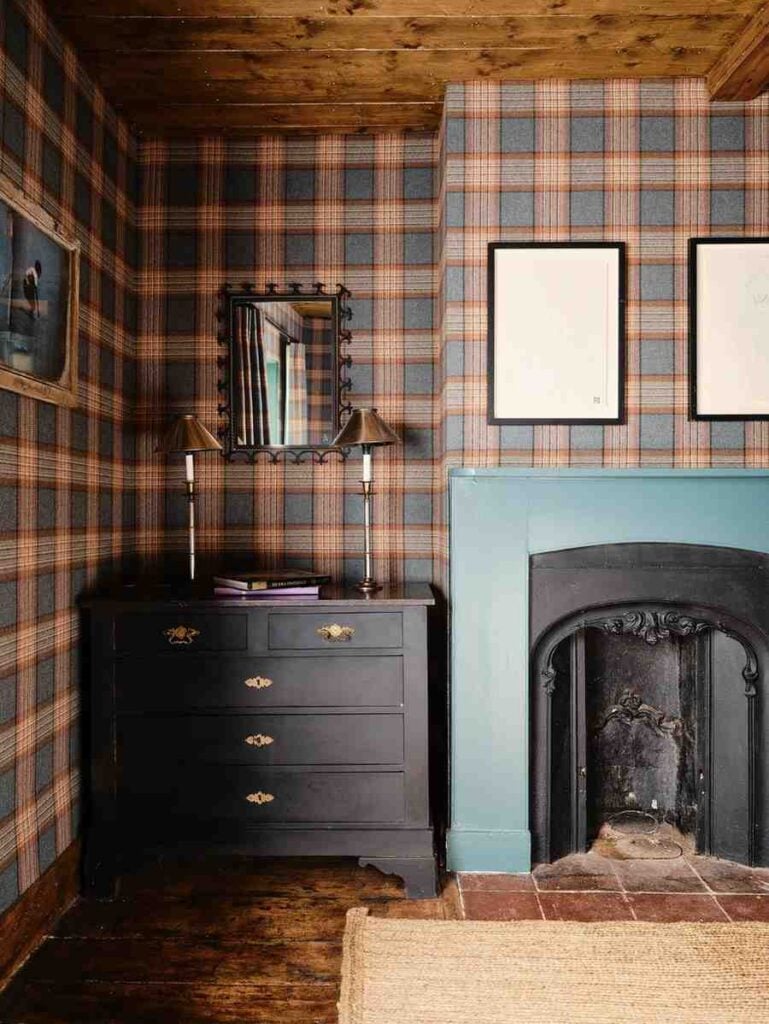 Scottish Highlands Home Decor and House Interior Ideas smallhometours.com 1