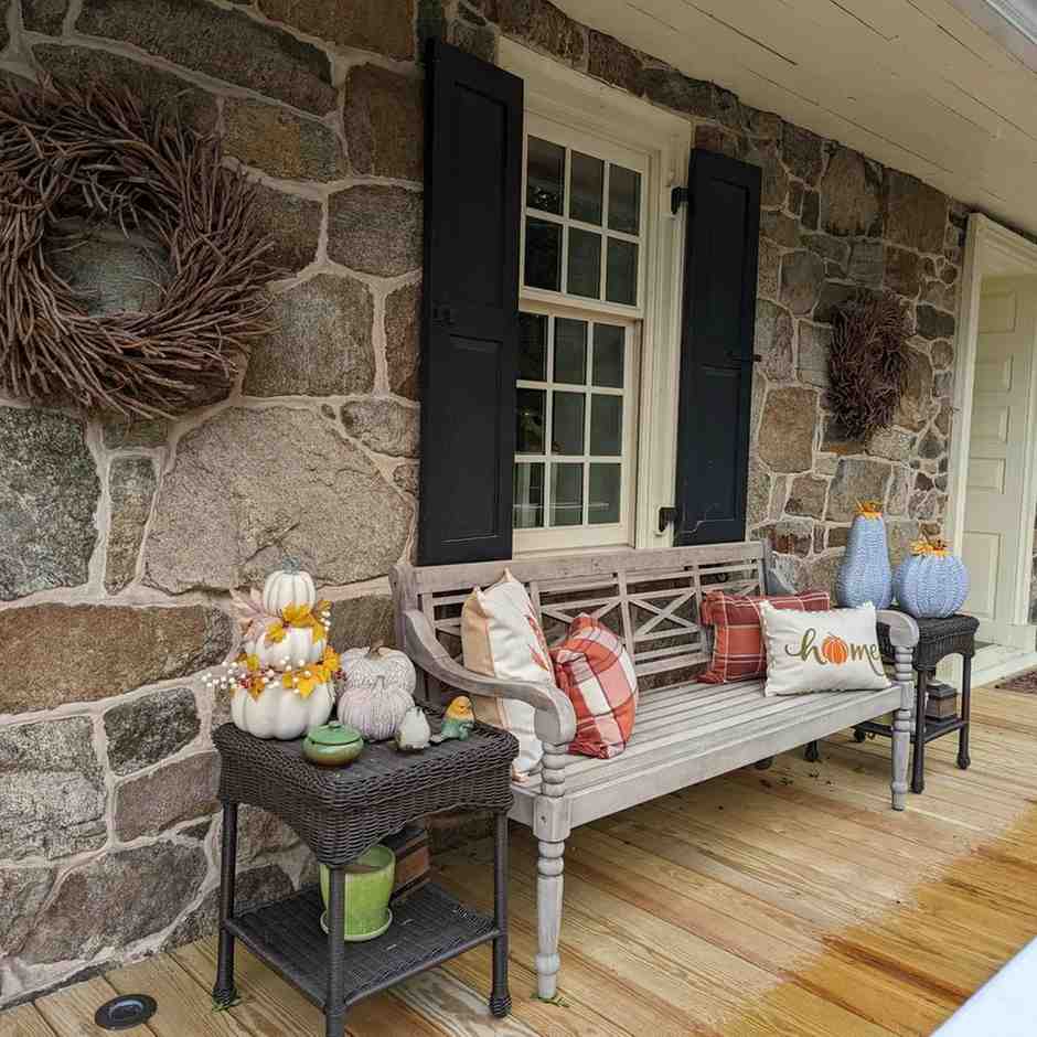 Scottish Highlands Home Decor and House Interior Ideas smallhometours.com 2 1