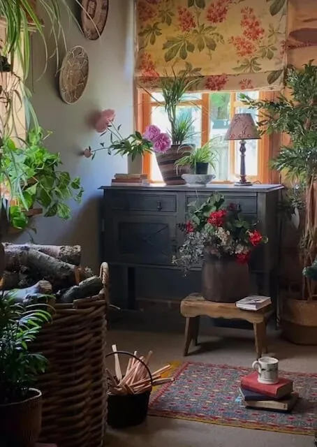 The Imrich Lodge in the Scottish Highlands Inside a Hand Built Log Home Where Craftsmanship Meets Color smallhometours.com 6