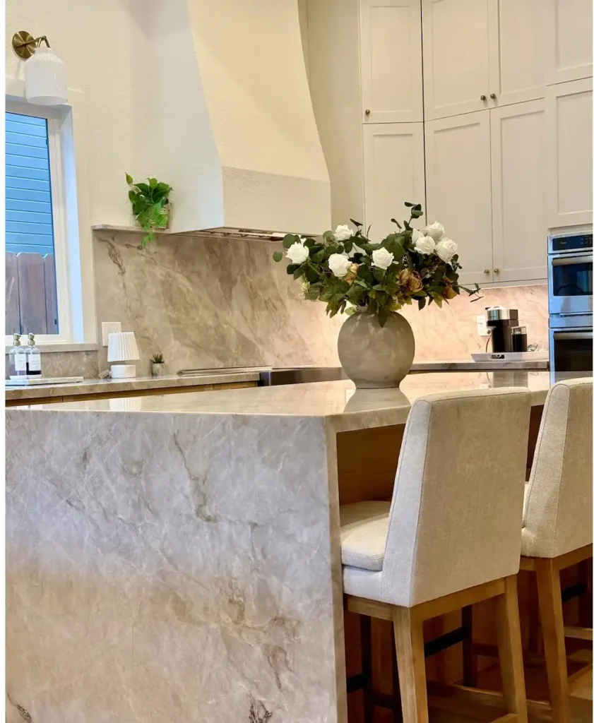 12 L Shaped Kitchen with Island Layout Ideas smallhometours.com 1