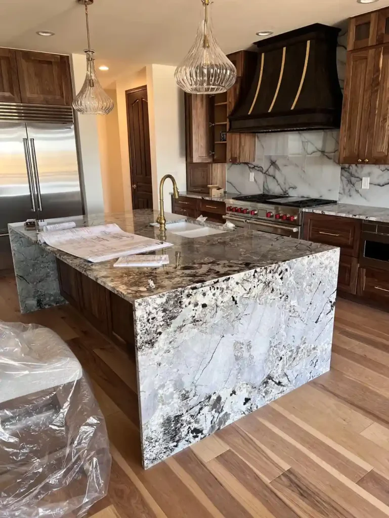 12 L Shaped Kitchen with Island Layout Ideas smallhometours.com 12