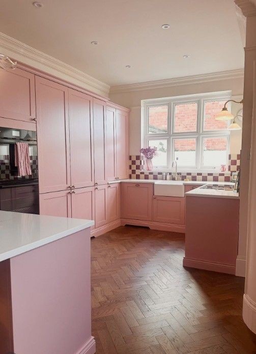 12 L Shaped Kitchen with Island Layout Ideas smallhometours.com 2 1