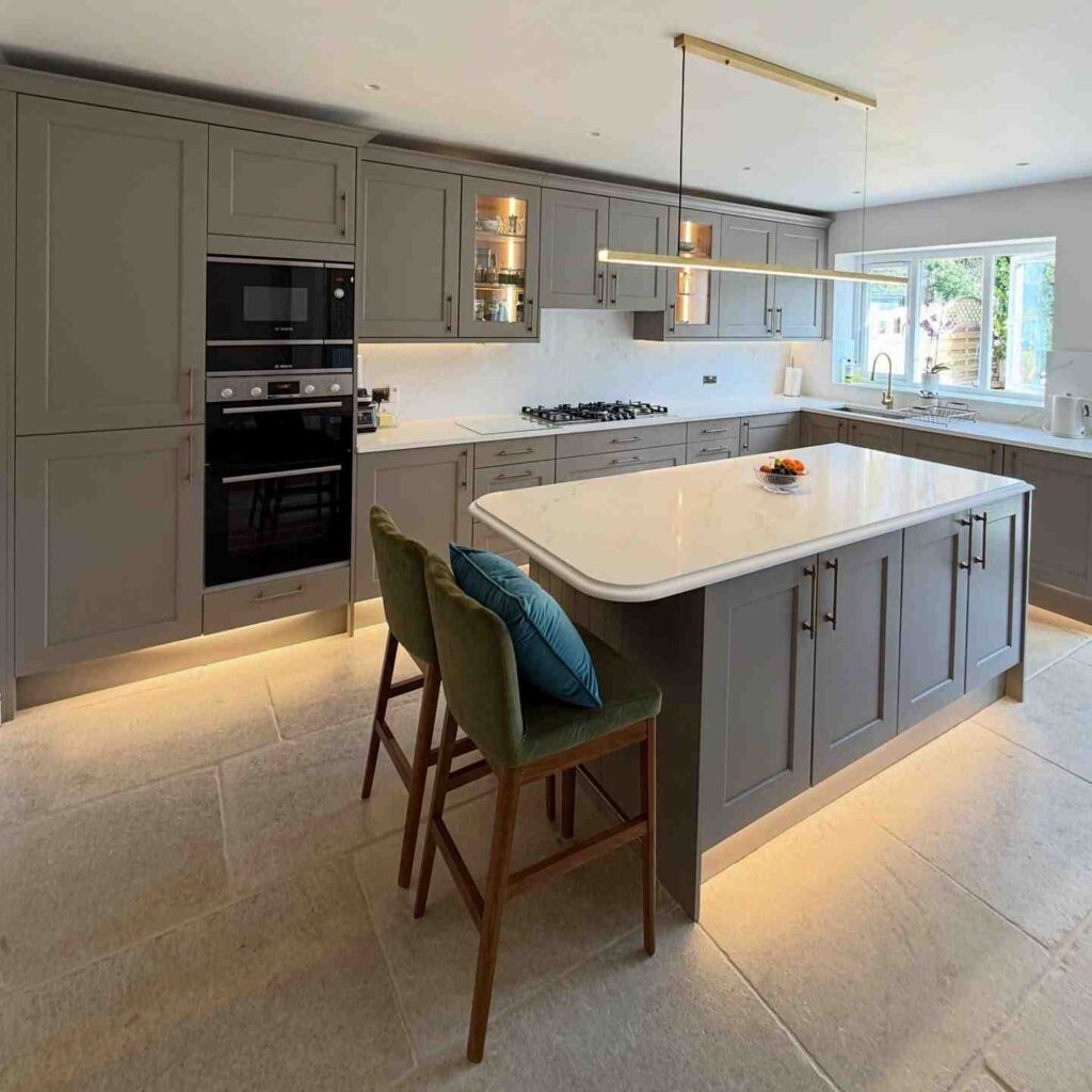 12 L Shaped Kitchen with Island Layout Ideas smallhometours.com 22