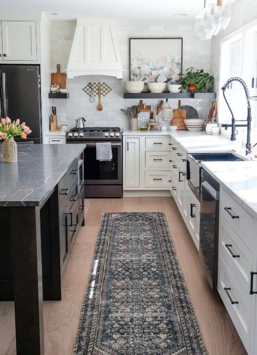 12 L Shaped Kitchen with Island Layout Ideas smallhometours.com 5