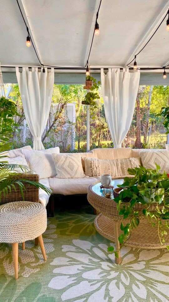 22 Boho Front Porch Ideas Create a Relaxed Free Spirited Welcome smallhometours.com 7