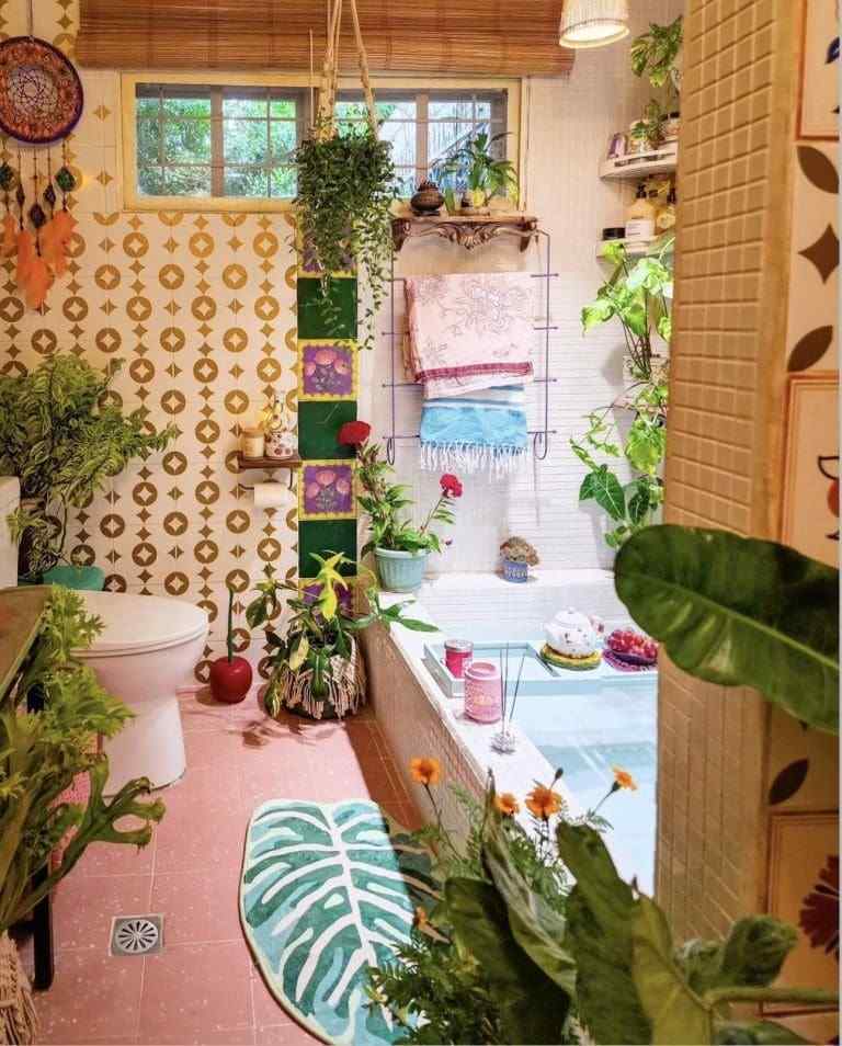 24 Boho Bathroom Ideas Create a Relaxed Soulful Space Youll Love smallhometours.com 4