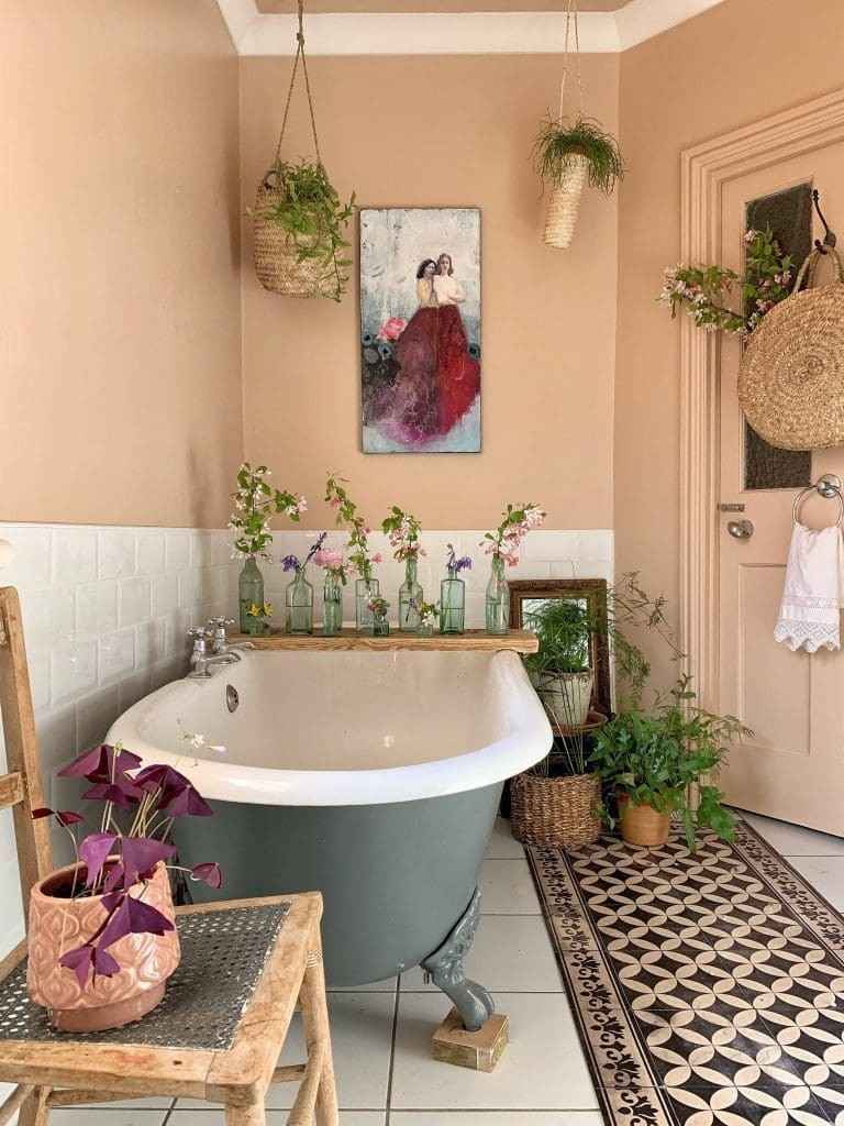 24 Boho Bathroom Ideas Create a Relaxed Soulful Space Youll Love smallhometours.com 7