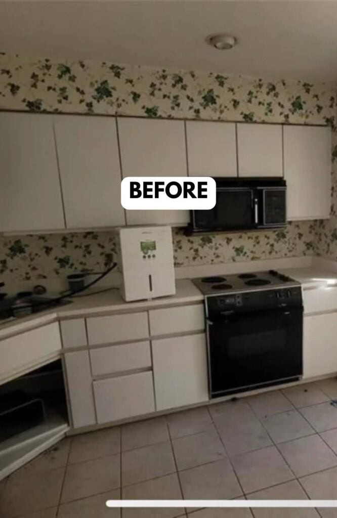 25 Kitchen Makeovers Before and After That Will Inspire Your Next Renovation smallhometours.com 16