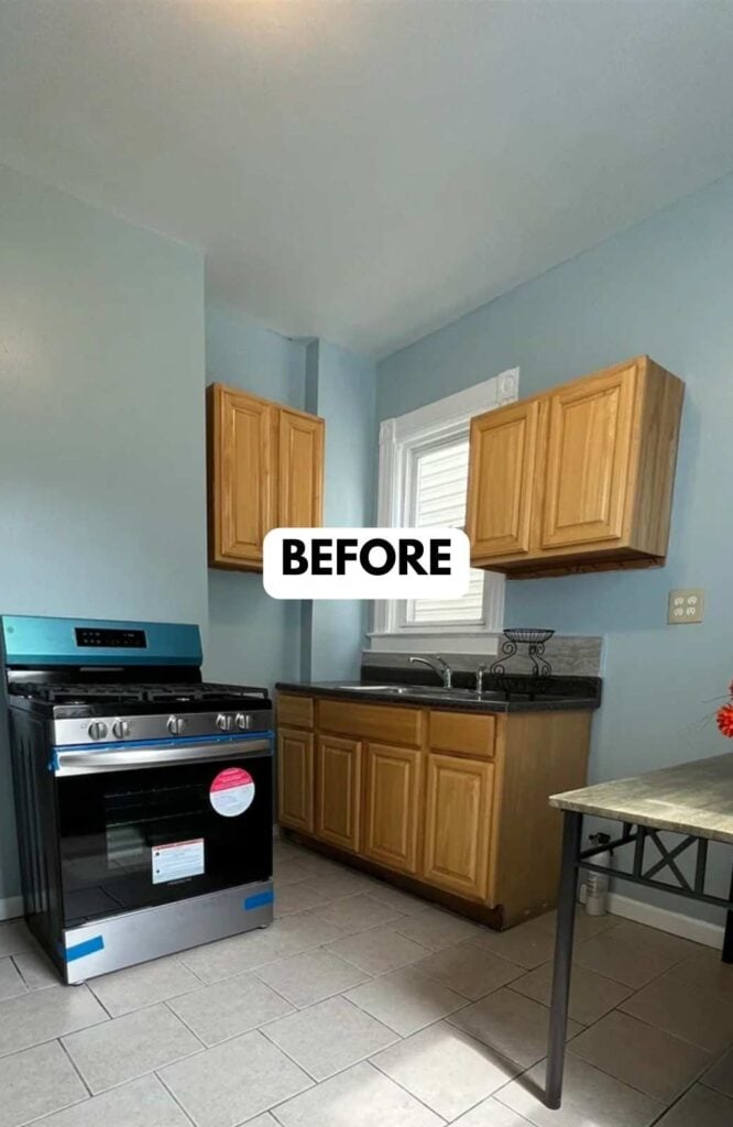 25 Kitchen Makeovers Before and After That Will Inspire Your Next Renovation smallhometours.com 22