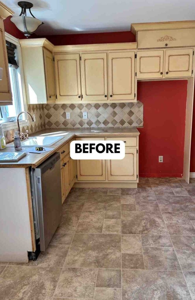 25 Kitchen Makeovers Before and After That Will Inspire Your Next Renovation smallhometours.com 51 2