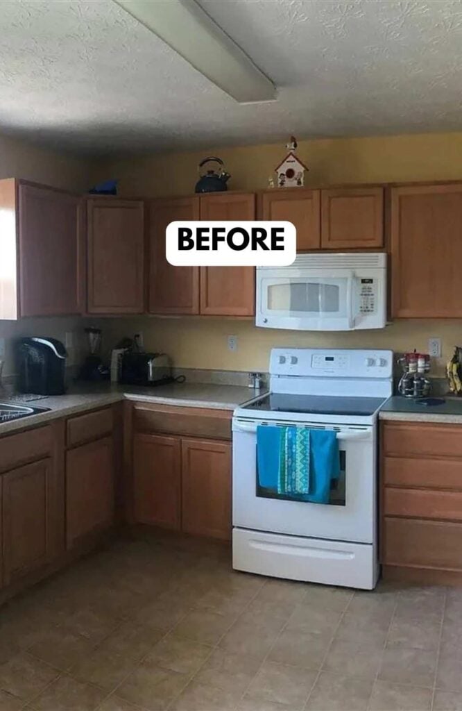 25 Kitchen Makeovers Before and After That Will Inspire Your Next Renovation smallhometours.com 6