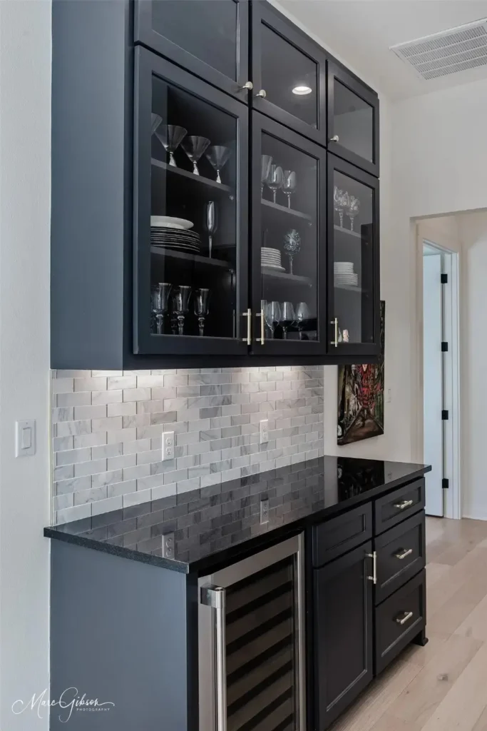 7 Best Cabinet Colors for Black Granite Countertops smallhometours.com 11