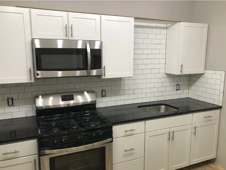 7 Best Cabinet Colors for Black Granite Countertops smallhometours.com 15