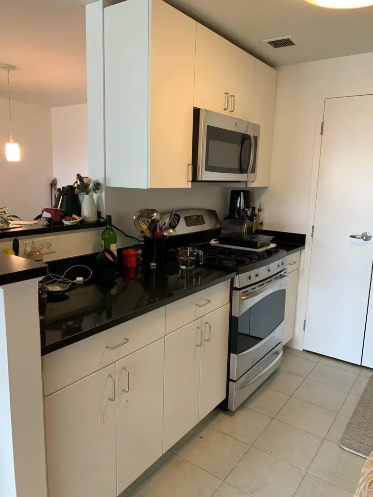 7 Best Cabinet Colors for Black Granite Countertops smallhometours.com 3