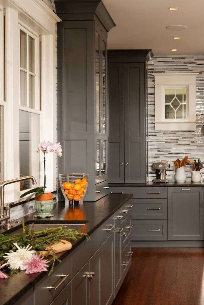 7 Best Cabinet Colors for Black Granite Countertops smallhometours.com 8