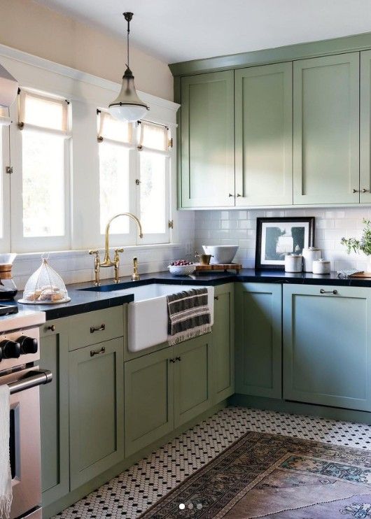 7 Best Cabinet Colors for Black Granite Countertops smallhometours.com 9