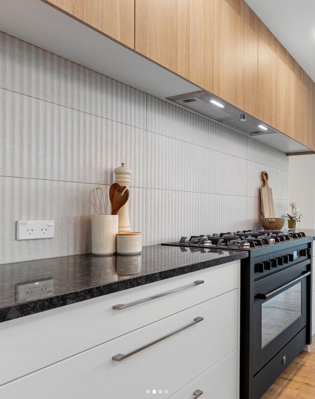 8 Best Backsplash for Black Granite Countertops smallhometours.com 10