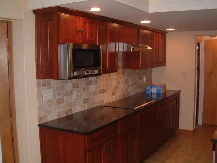 8 Best Backsplash for Black Granite Countertops smallhometours.com 10