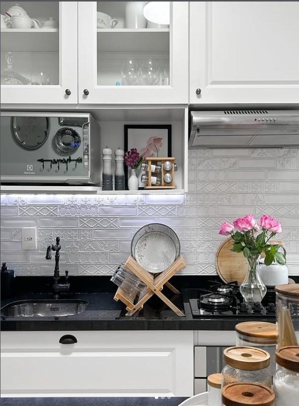 8 Best Backsplash for Black Granite Countertops smallhometours.com 16