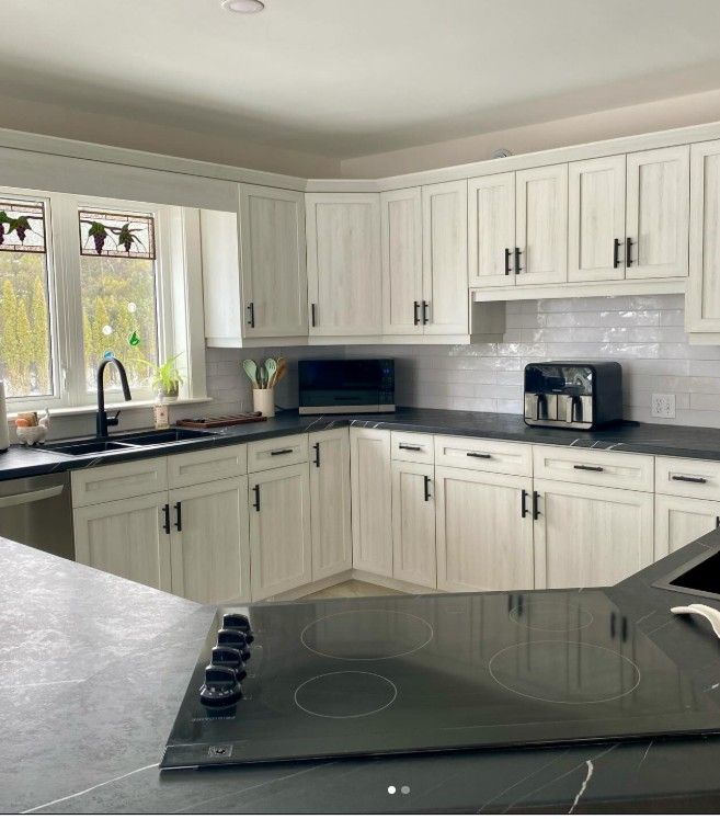 8 Best Backsplash for Black Granite Countertops smallhometours.com 2