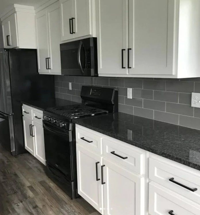 8 Best Backsplash for Black Granite Countertops smallhometours.com 6