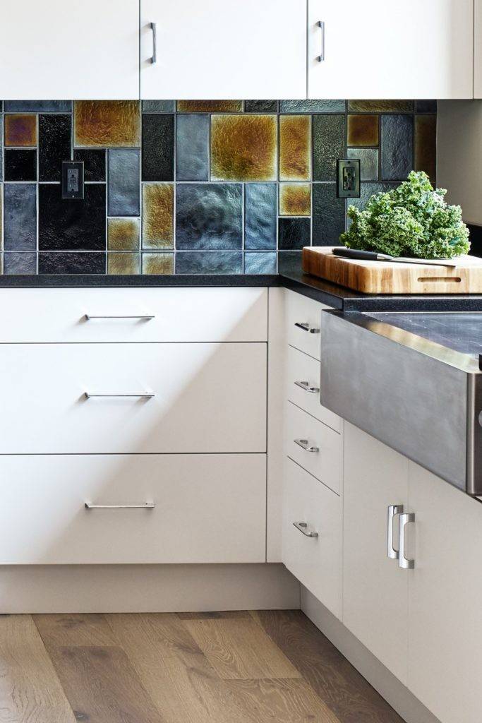 8 Best Backsplash for Black Granite Countertops smallhometours.com 6