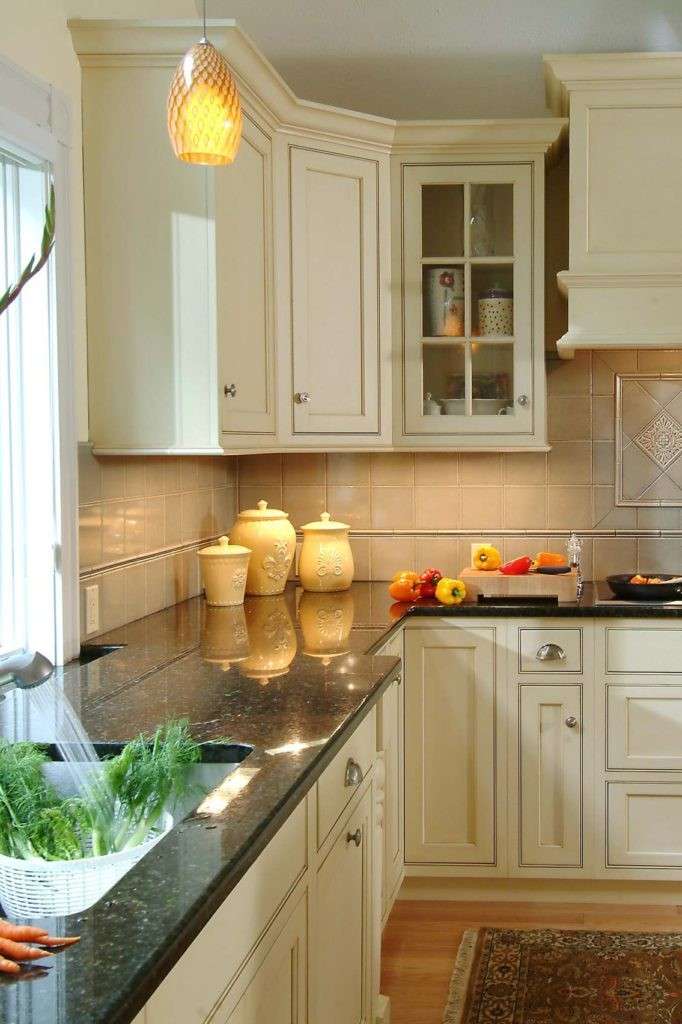 8 Best Backsplash for Black Granite Countertops smallhometours.com 7
