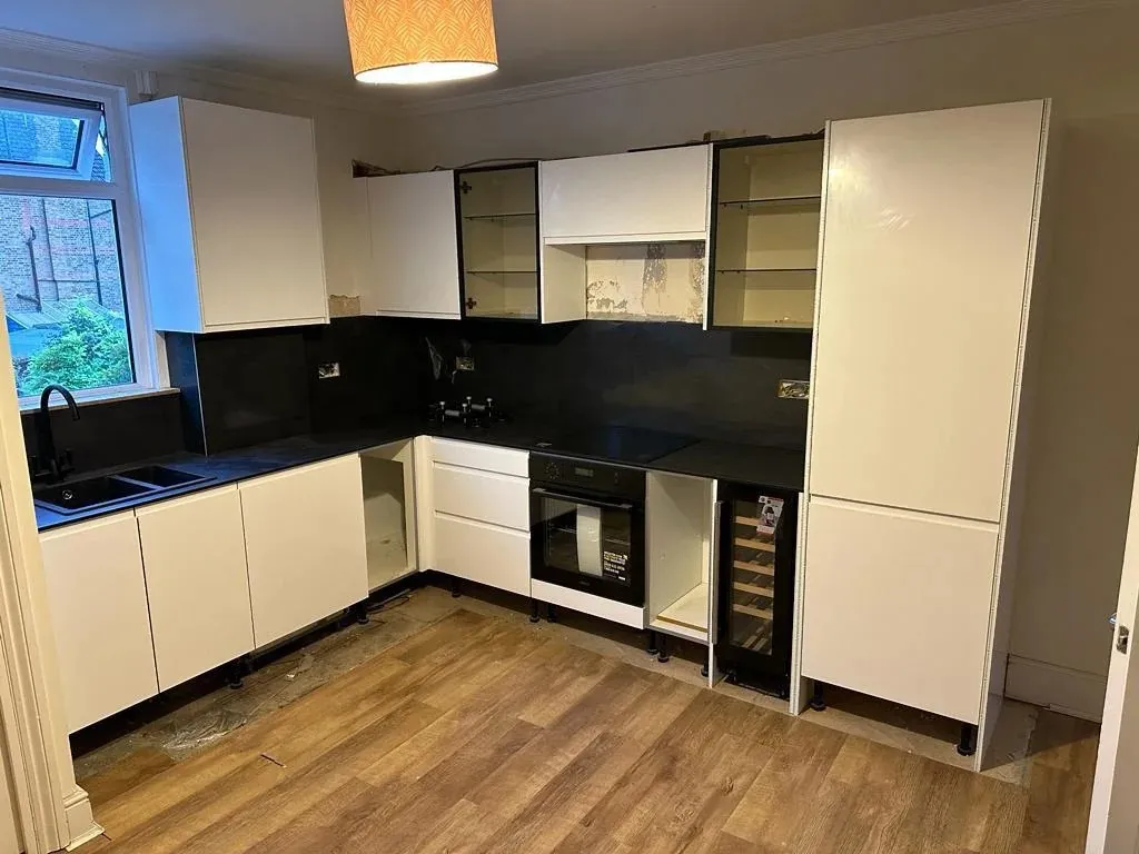 8 Best Backsplash for Black Granite Countertops smallhometours.com 8