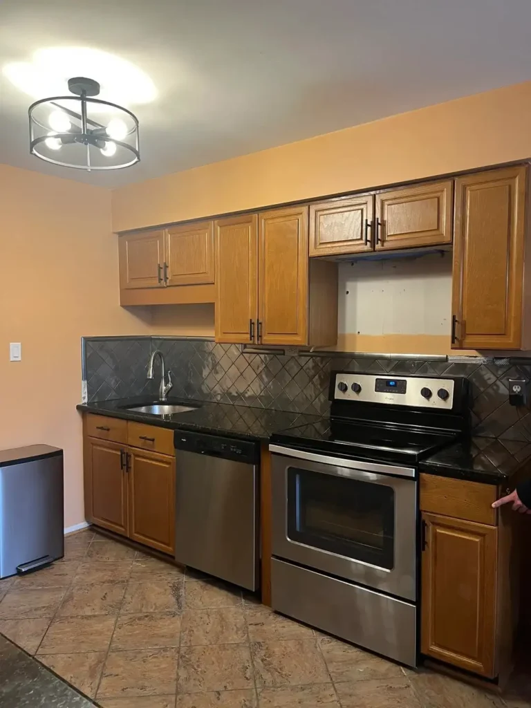 8 Best Backsplash for Black Granite Countertops smallhometours.com 9