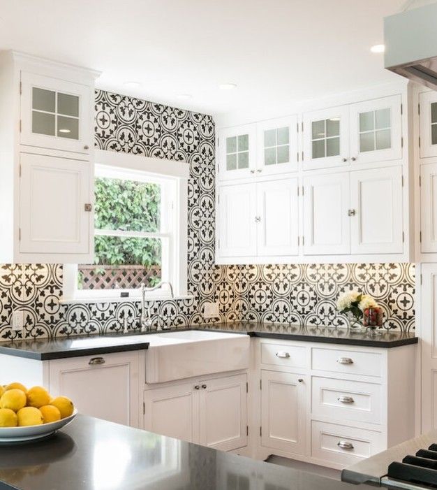 Best Kitchen Backsplash with White Cabinets smallhometours.com 10