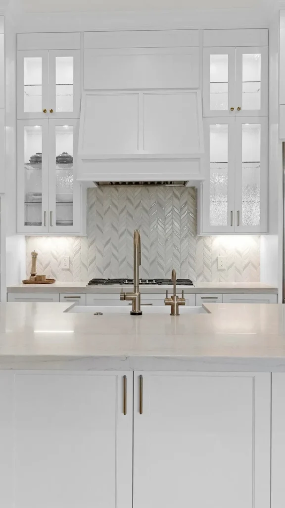 Best Kitchen Backsplash with White Cabinets smallhometours.com 14