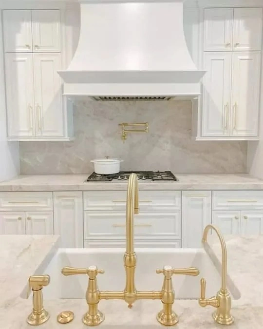 Best Kitchen Backsplash with White Cabinets smallhometours.com 15