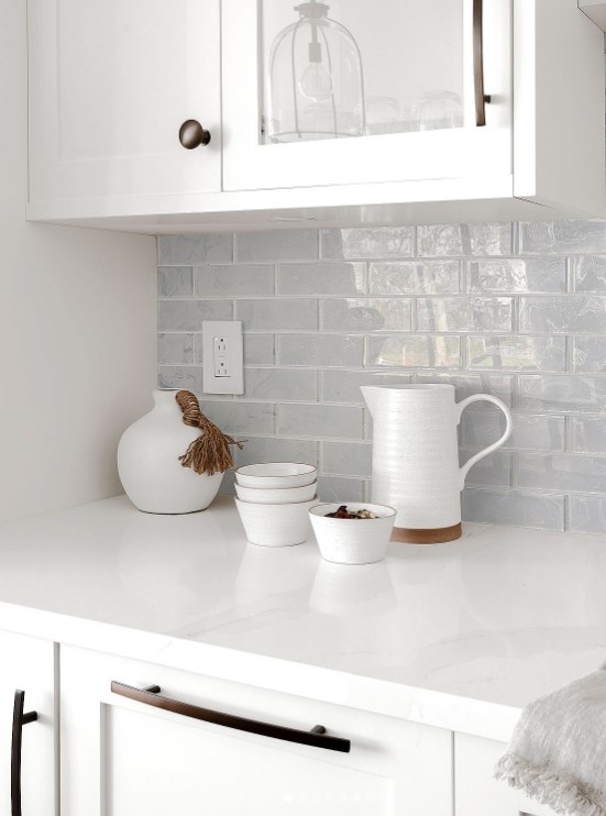 Best Kitchen Backsplash with White Cabinets smallhometours.com 2