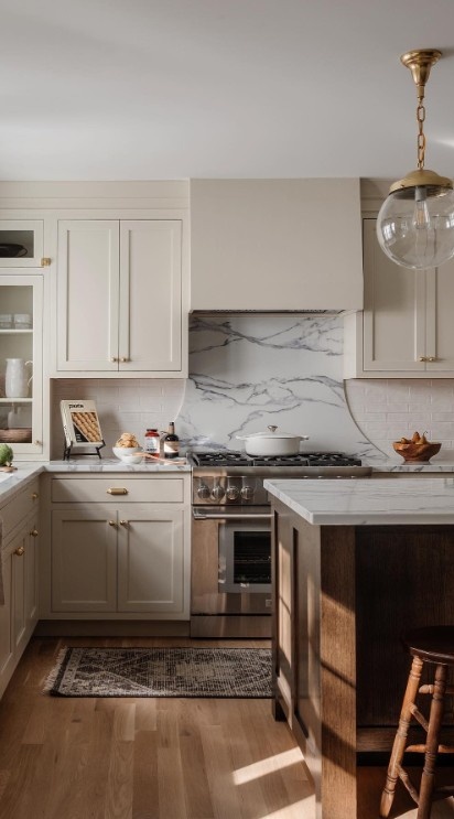 Best Kitchen Backsplash with White Cabinets smallhometours.com 3