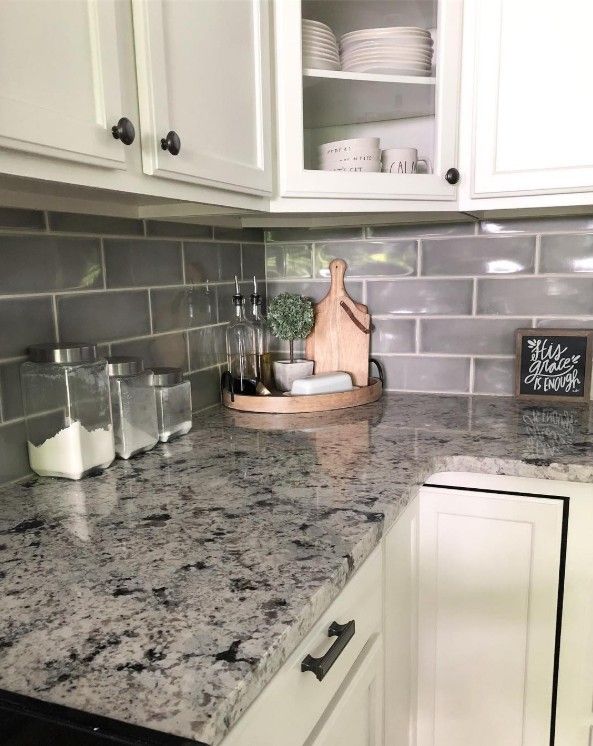 Best Kitchen Backsplash with White Cabinets smallhometours.com 6