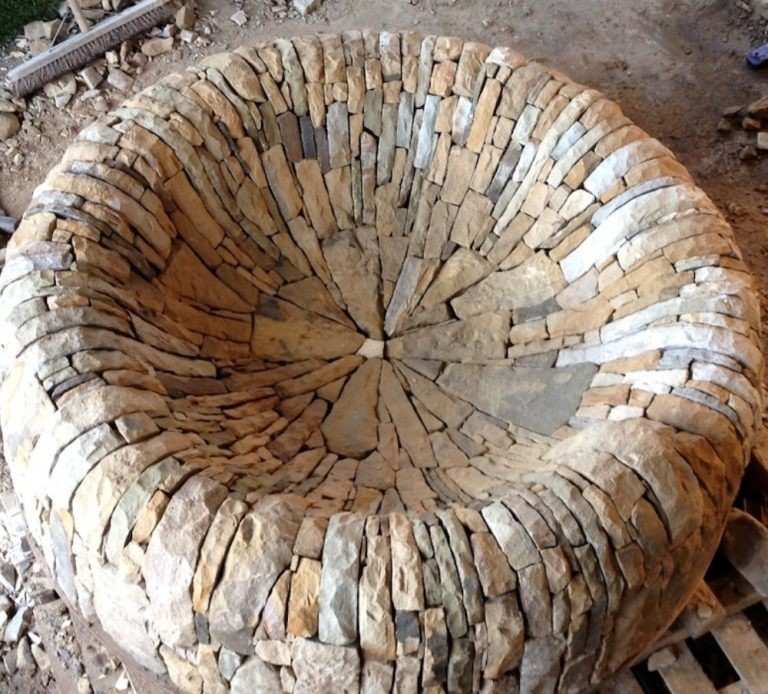 20 Simple DIY Backyard Fire Pit Ideas on a Budget No Fancy Tools Needed smallhometours.com 9