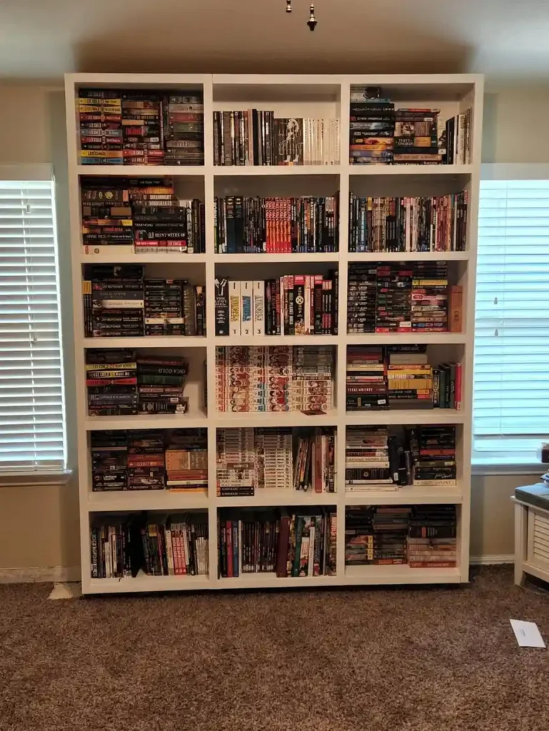 21 Smart Bookshelf Ideas for Small Bedrooms That Feel Cozy and Clutter Free smallhometours 4