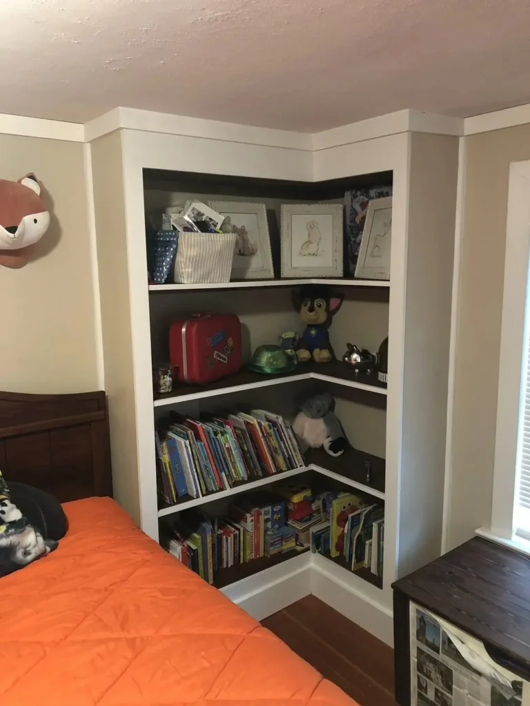 21 Smart Bookshelf Ideas for Small Bedrooms That Feel Cozy and Clutter Free smallhometours.com 2 1