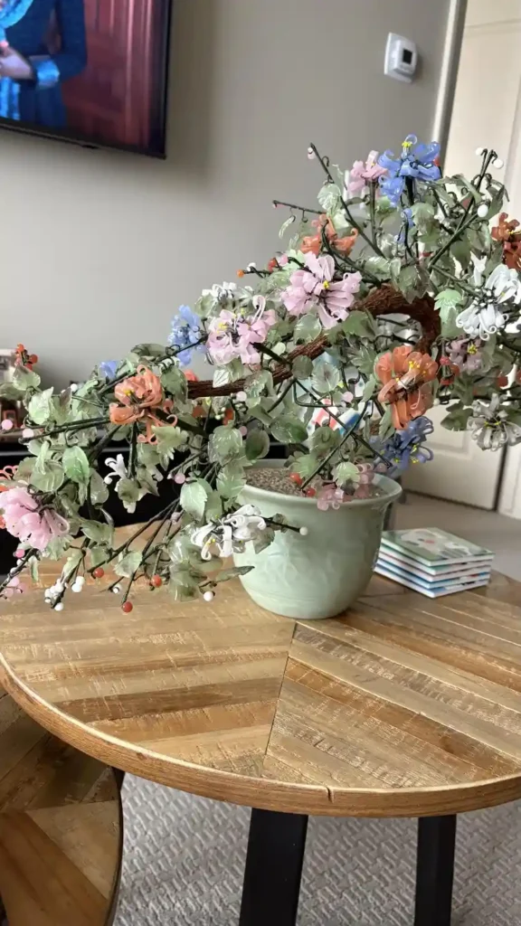 28 Coffee Table Centerpiece Ideas Youll Want to Copy This Weekend smallhometours.com 1