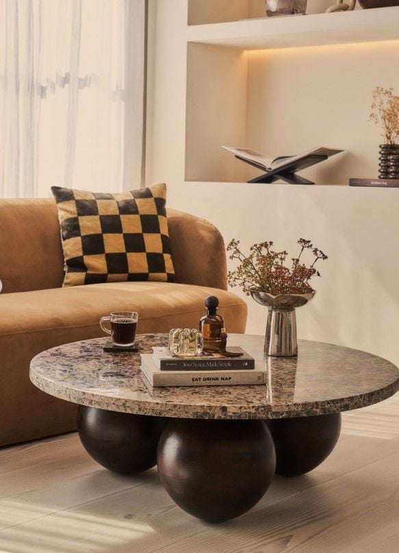 28 Coffee Table Centerpiece Ideas Youll Want to Copy This Weekend smallhometours.com 11