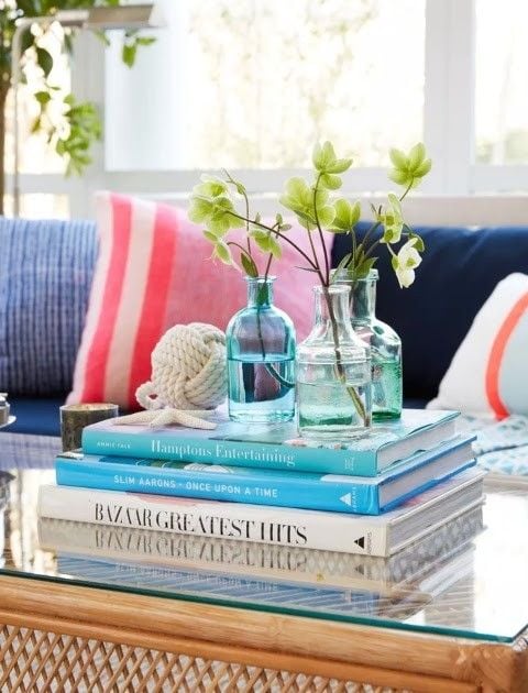28 Coffee Table Centerpiece Ideas Youll Want to Copy This Weekend smallhometours.com 6