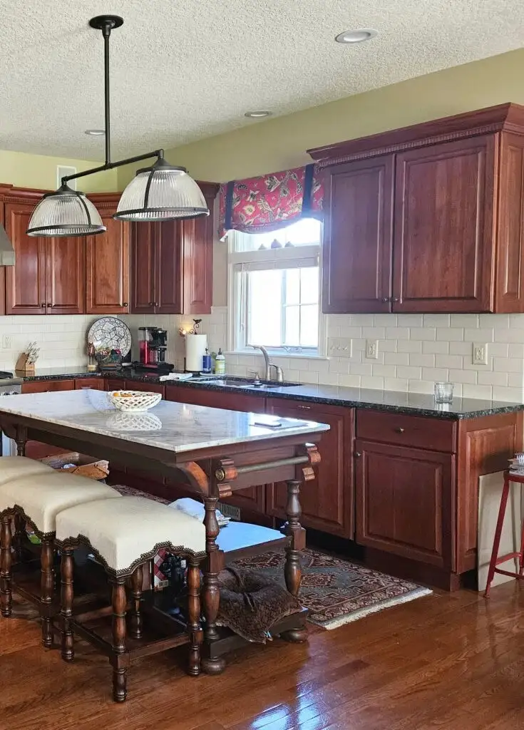 5 Best Paint Colors for Kitchens With Cherry Cabinets That Look Warm and Timeless smallhometours.com 2