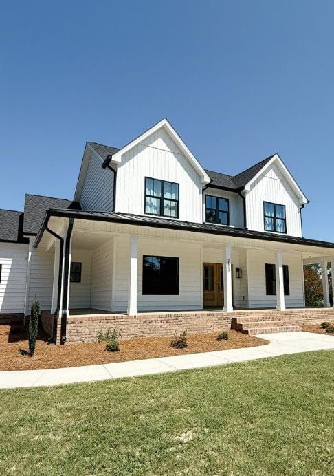 5 Best Paint Colors for Modern Exterior House That Look Stylish and Timeless smallhometours.com 1