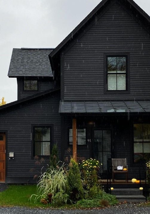 5 Best Paint Colors for Modern Exterior House That Look Stylish and Timeless smallhometours.com 10