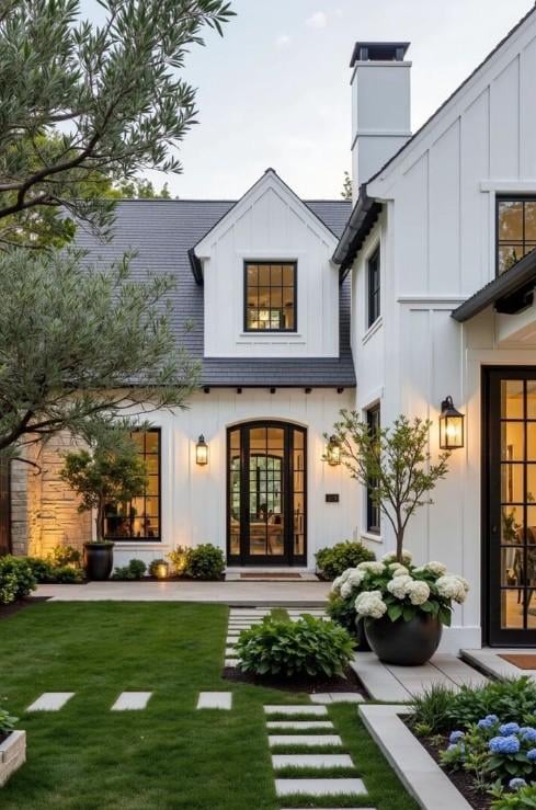 5 Best Paint Colors for Modern Exterior House That Look Stylish and Timeless smallhometours.com 2