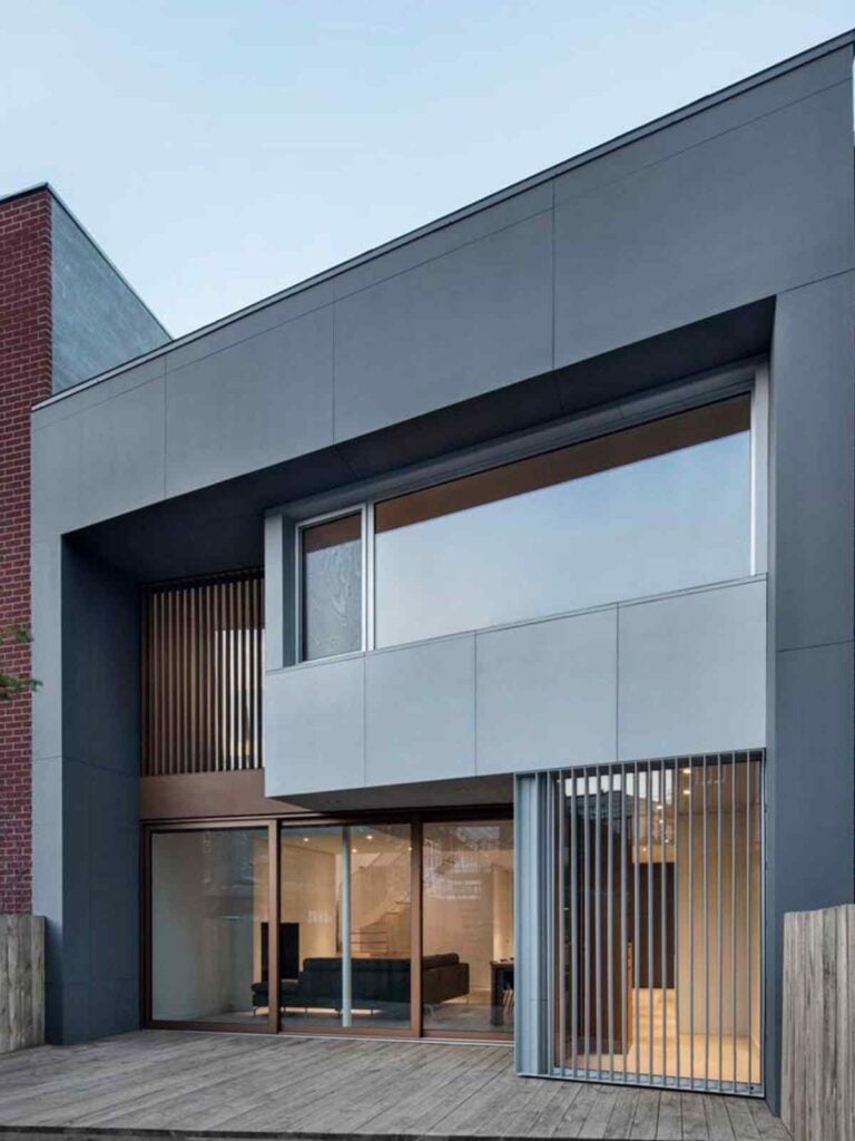5 Best Paint Colors for Modern Exterior House That Look Stylish and Timeless smallhometours.com 6