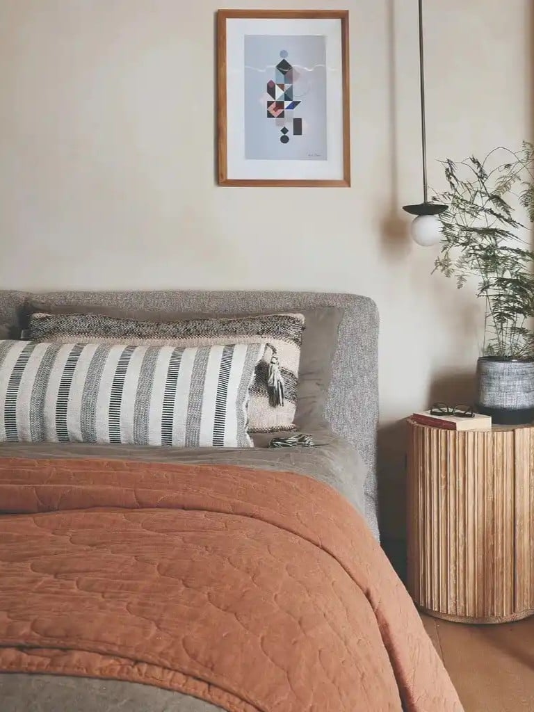 5 Best Paint Colors for Small Bedrooms That Make Spaces Feel Bigger smallhometours.com 2 1