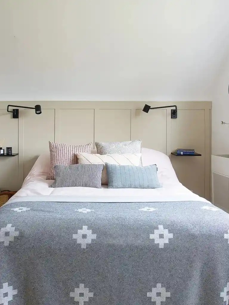 5 Best Paint Colors for Small Bedrooms That Make Spaces Feel Bigger smallhometours.com 3 1