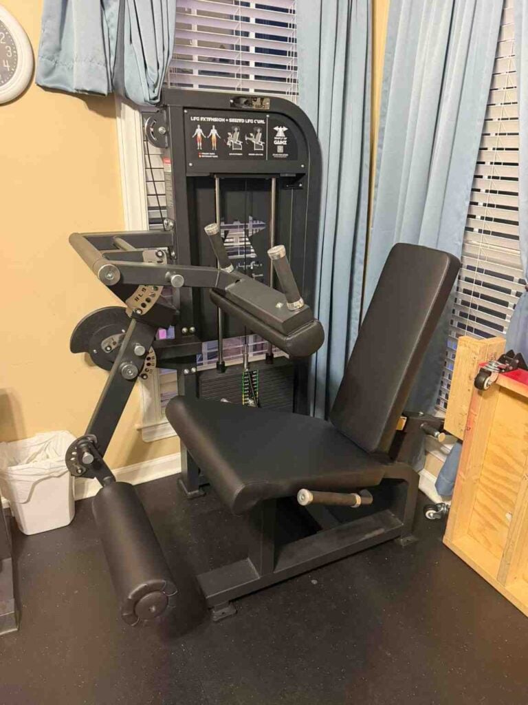 5 Best Paint Colors for a Stylish Home Gym smallhometours.com 10