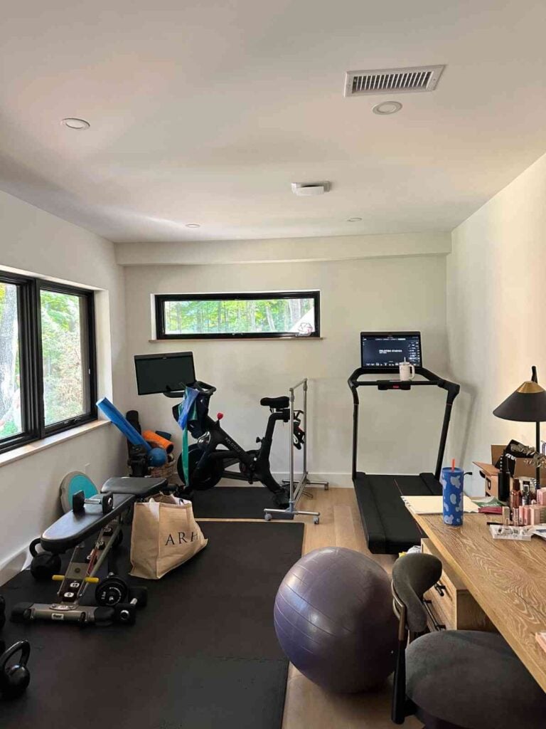 5 Best Paint Colors for a Stylish Home Gym smallhometours.com 12